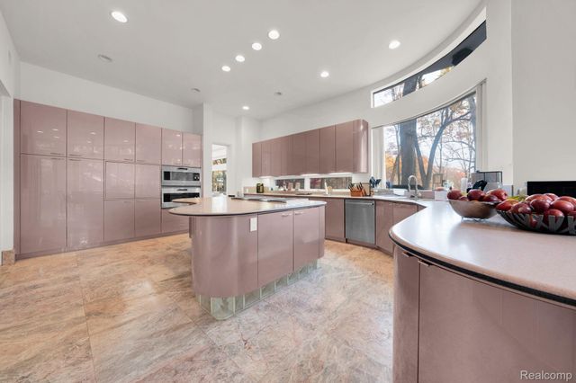 1744 Heron Ridge Drive, Bloomfield Hills, MI 48302