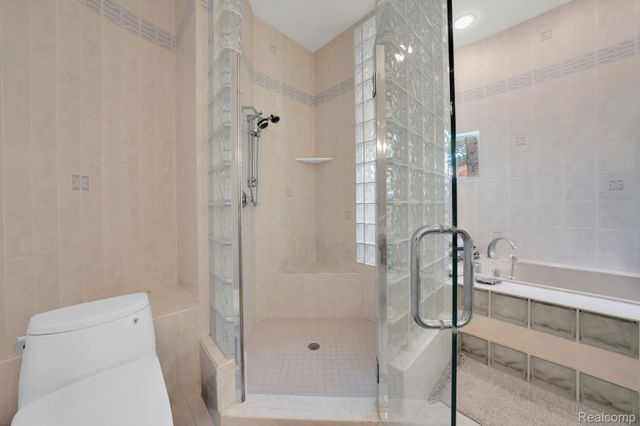 1744 Heron Ridge Drive, Bloomfield Hills, MI 48302
