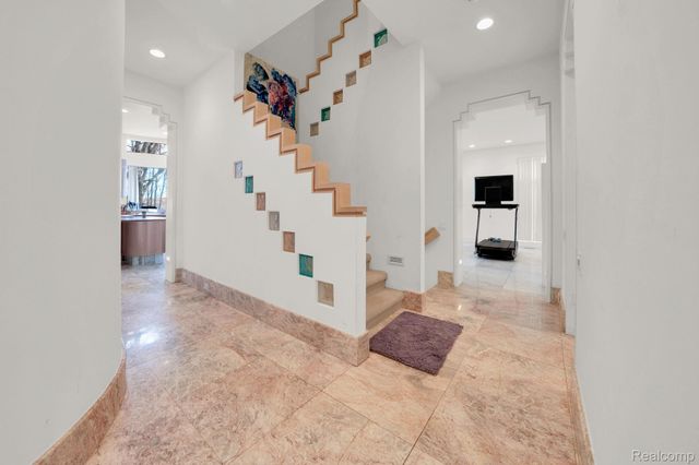 1744 Heron Ridge Drive, Bloomfield Hills, MI 48302