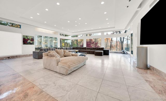 1744 Heron Ridge Drive, Bloomfield Hills, MI 48302