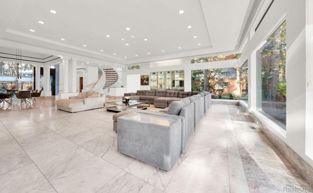 1744 Heron Ridge Drive, Bloomfield Hills, MI 48302