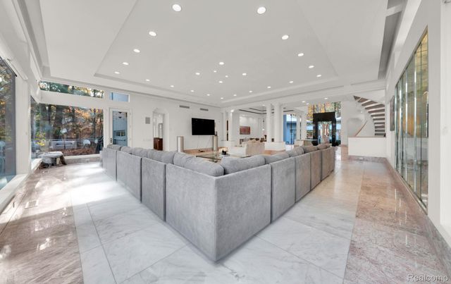 1744 Heron Ridge Drive, Bloomfield Hills, MI 48302