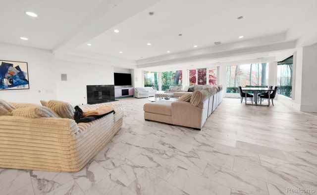 1744 Heron Ridge Drive, Bloomfield Hills, MI 48302