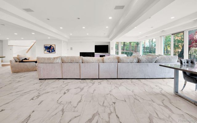 1744 Heron Ridge Drive, Bloomfield Hills, MI 48302
