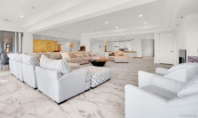 1744 Heron Ridge Drive, Bloomfield Hills, MI 48302