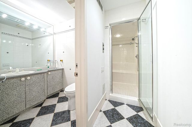 1744 Heron Ridge Drive, Bloomfield Hills, MI 48302