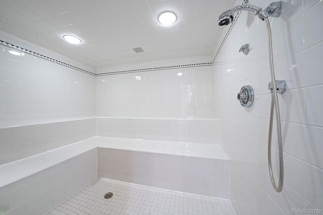 1744 Heron Ridge Drive, Bloomfield Hills, MI 48302