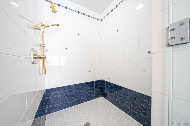 1744 Heron Ridge Drive, Bloomfield Hills, MI 48302