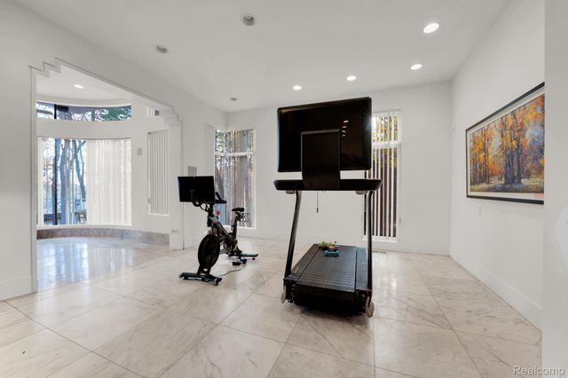 1744 Heron Ridge Drive, Bloomfield Hills, MI 48302