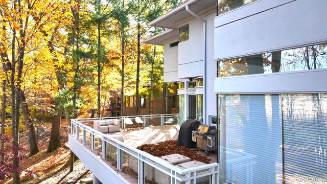 1744 Heron Ridge Drive, Bloomfield Hills, MI 48302