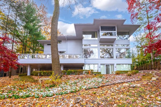 1744 Heron Ridge Drive, Bloomfield Hills, MI 48302