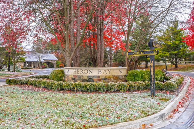 1744 Heron Ridge Drive, Bloomfield Hills, MI 48302