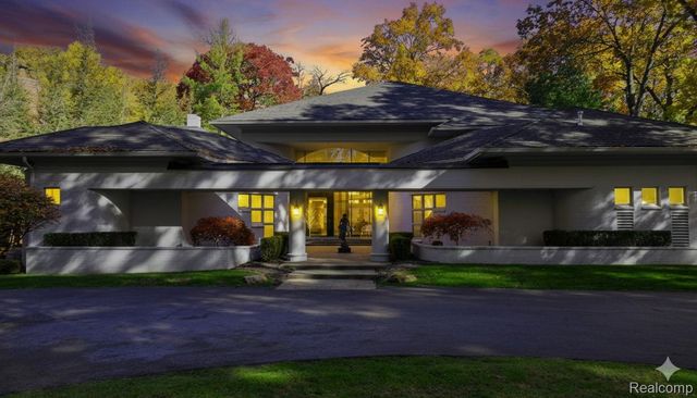 1744 Heron Ridge Drive, Bloomfield Hills, MI 48302
