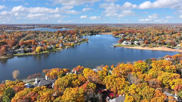 1744 Heron Ridge Drive, Bloomfield Hills, MI 48302