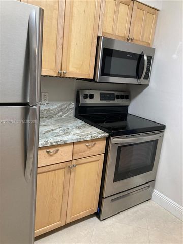 800 Scotia Dr 103, Hypoluxo, FL 33462