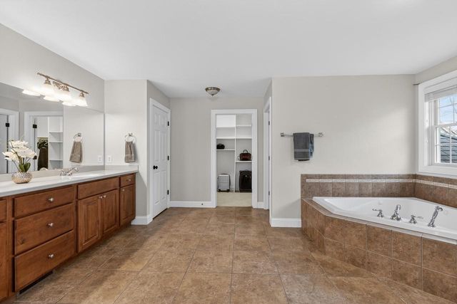 1226 Wenzel Way, Waunakee, WI 53597