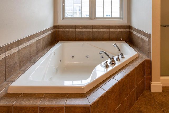 1226 Wenzel Way, Waunakee, WI 53597
