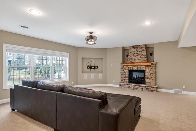 1226 Wenzel Way, Waunakee, WI 53597