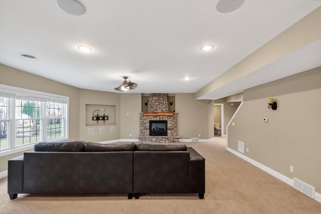 1226 Wenzel Way, Waunakee, WI 53597