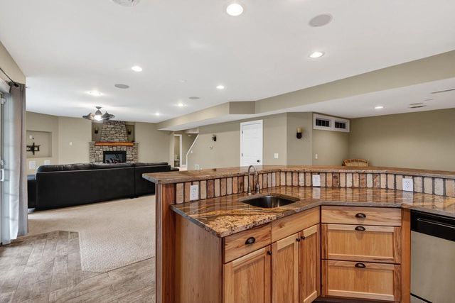 1226 Wenzel Way, Waunakee, WI 53597