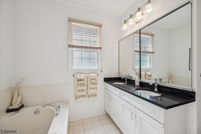 15 Republic Row, Franklin Twp., NJ 08873