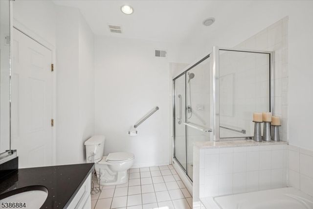 15 Republic Row, Franklin Twp., NJ 08873