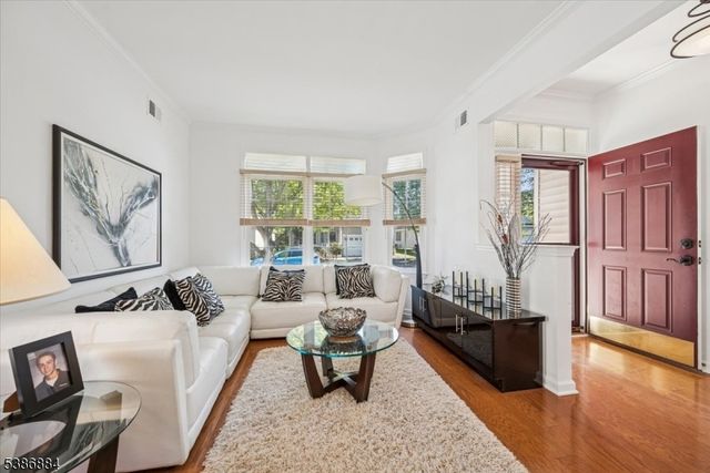 15 Republic Row, Franklin Twp., NJ 08873