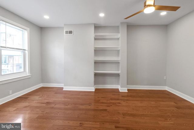 1602 S LECOUNT ST, Philadelphia, PA 19145