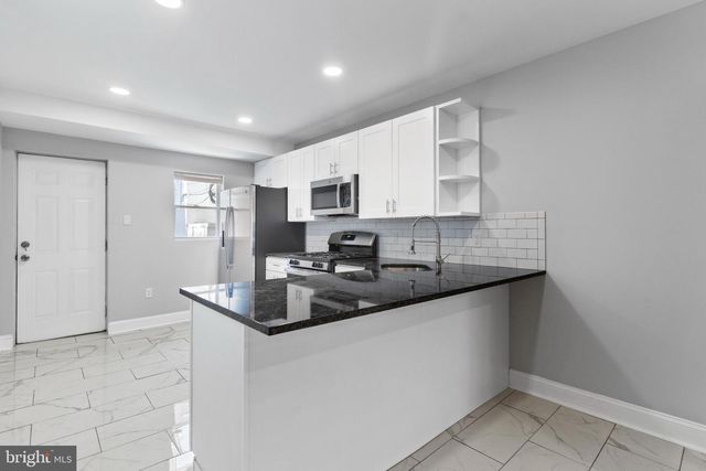 1602 S LECOUNT ST, Philadelphia, PA 19145