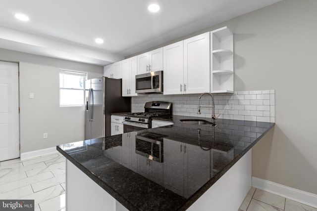 1602 S LECOUNT ST, Philadelphia, PA 19145