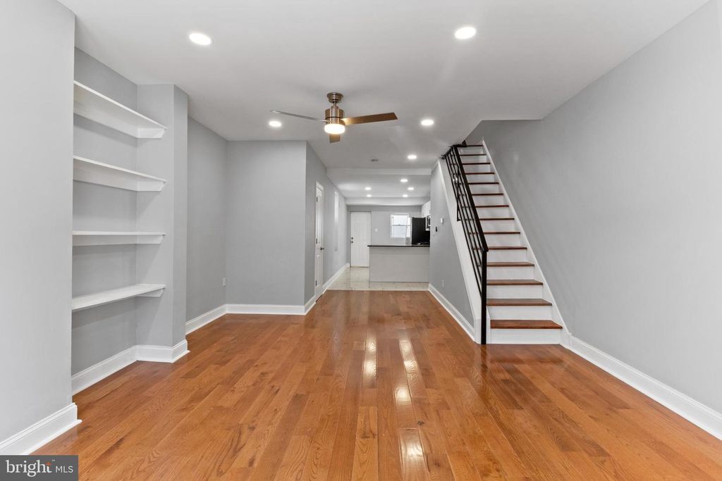 1602 S LECOUNT ST, Philadelphia, PA 19145