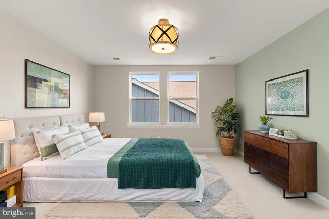 117 MALLARD DR, Lake Frederick, VA 22630