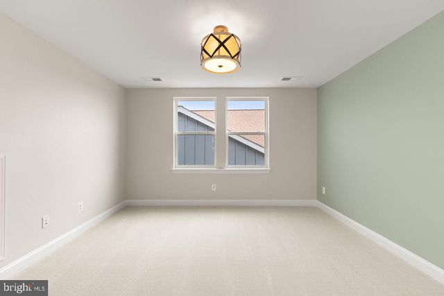 117 MALLARD DR, Lake Frederick, VA 22630