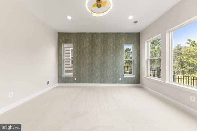 117 MALLARD DR, Lake Frederick, VA 22630