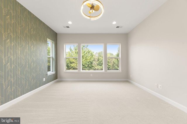 117 MALLARD DR, Lake Frederick, VA 22630
