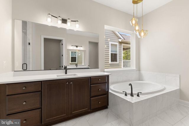 117 MALLARD DR, Lake Frederick, VA 22630