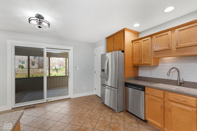 6686 Woodcrest Drive, Avon, IN 46123