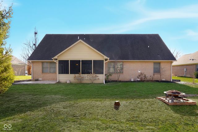 6686 Woodcrest Drive, Avon, IN 46123