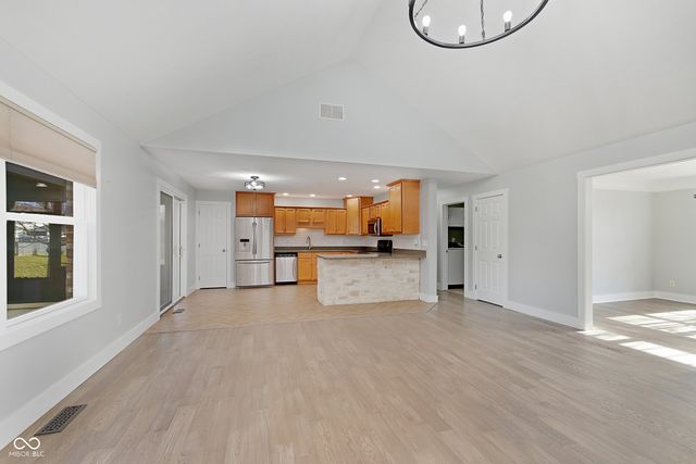 6686 Woodcrest Drive, Avon, IN 46123