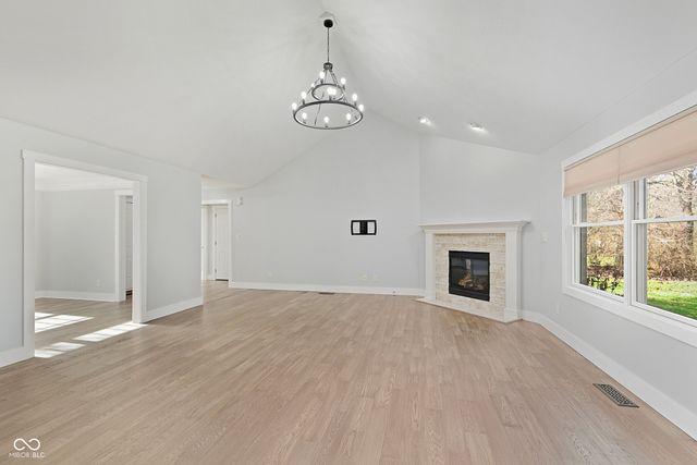 6686 Woodcrest Drive, Avon, IN 46123