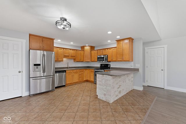 6686 Woodcrest Drive, Avon, IN 46123