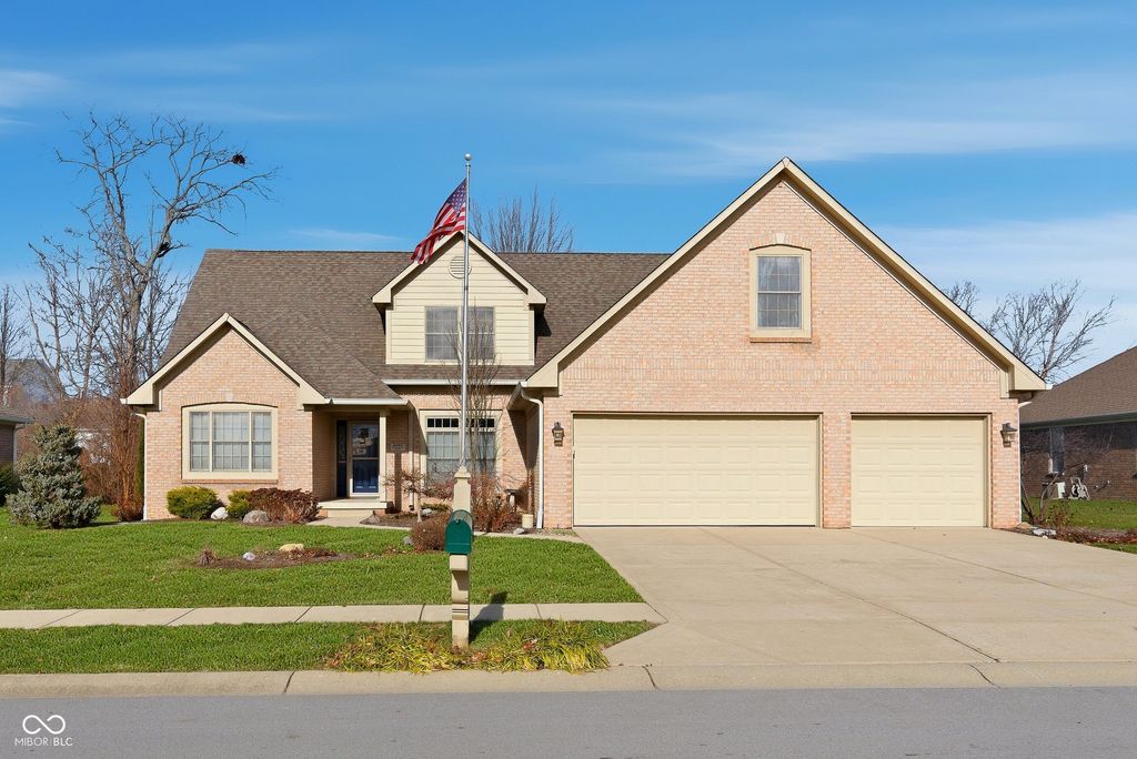 6686 Woodcrest Drive, Avon, IN 46123
