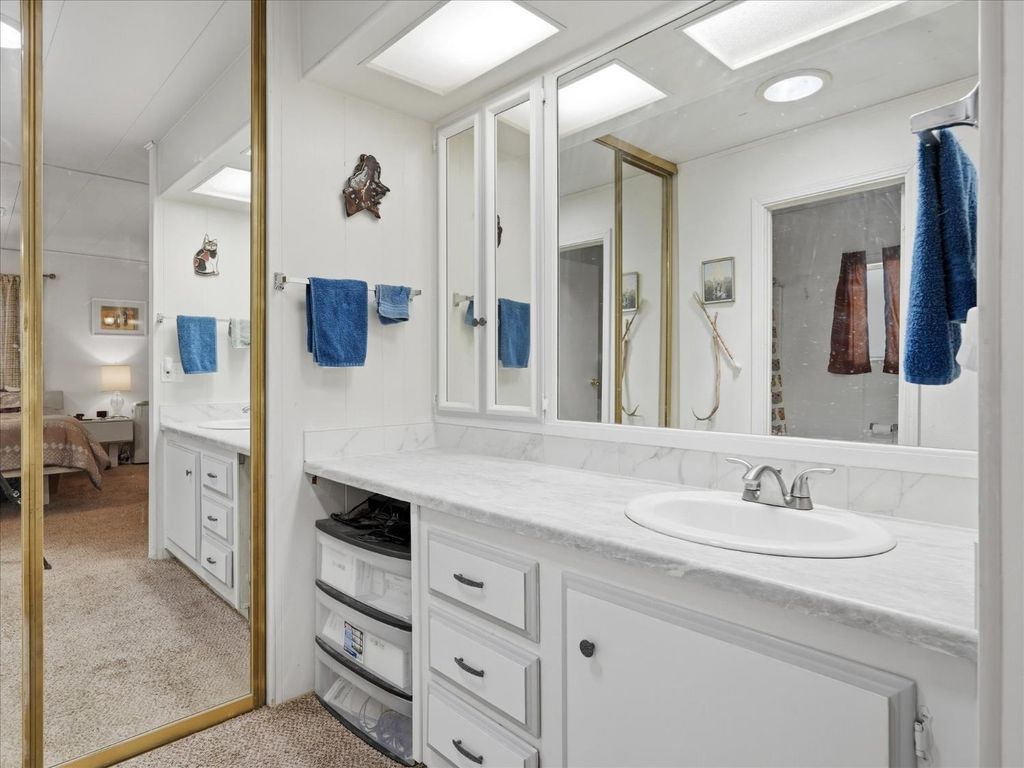 Image 24 of property listing at 39678 Rd 425b #16, Oakhurst, CA 93644