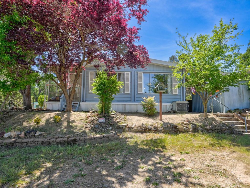 Image 27 of property listing at 39678 Rd 425b #16, Oakhurst, CA 93644