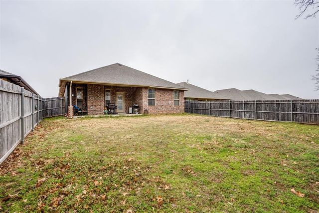 2232 Fallview Drive, Edmond, OK 73034