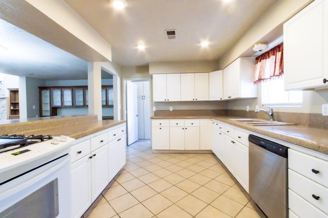 3606 Saint Andrews Drive SE, Rio Rancho, NM 87124