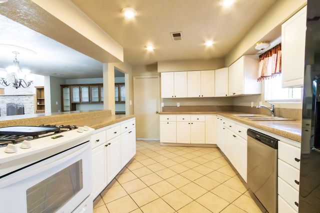 3606 Saint Andrews Drive SE, Rio Rancho, NM 87124