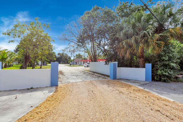 140 Possum Pass, West Palm Beach, FL 33413