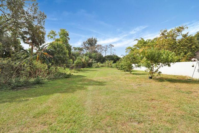 140 Possum Pass, West Palm Beach, FL 33413