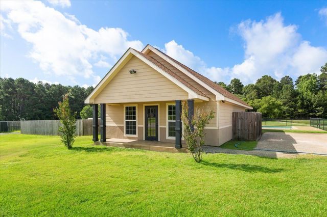 165 Highland Blvd, Hallsville, TX 75650